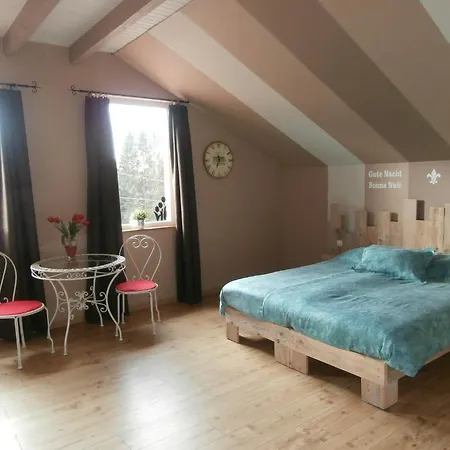 Chambres D'hotes La Tulipe Bed & Breakfast *
