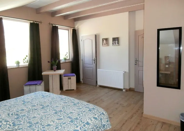 Chambres D'hotes La Tulipe Bed & Breakfast Champdray